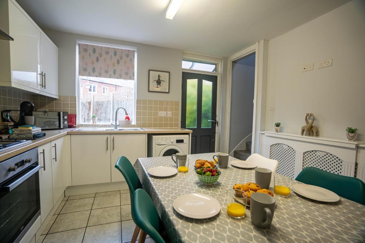 The Becket - Three Bedroom City Centre House With Parking Κάντεμπερι Εξωτερικό φωτογραφία